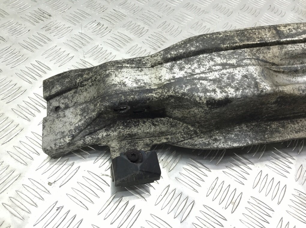 Усилитель бампера переднего бу для Audi A6 C6 2.0 TDi,  2008 г.