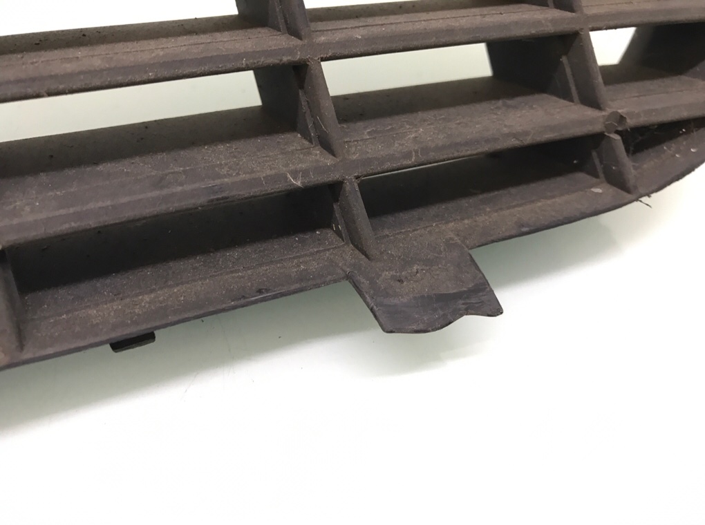 Заглушка (решетка) в бампер передний бу для Fiat Punto  1.4 i,  2009 г.