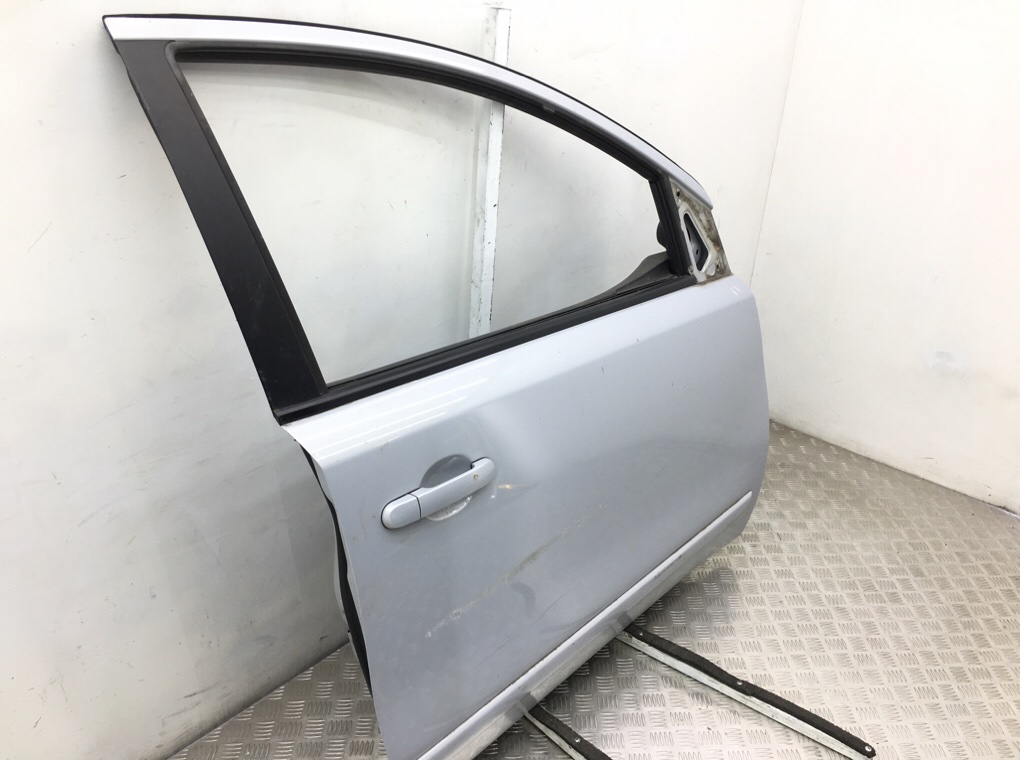 Дверь передняя правая бу для Nissan Note  1.6 i,  2008 г.