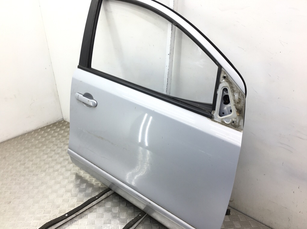 Дверь передняя правая бу для Nissan Note  1.6 i,  2008 г.