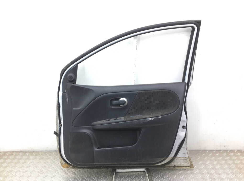 Дверь передняя правая бу для Nissan Note  1.6 i,  2008 г.