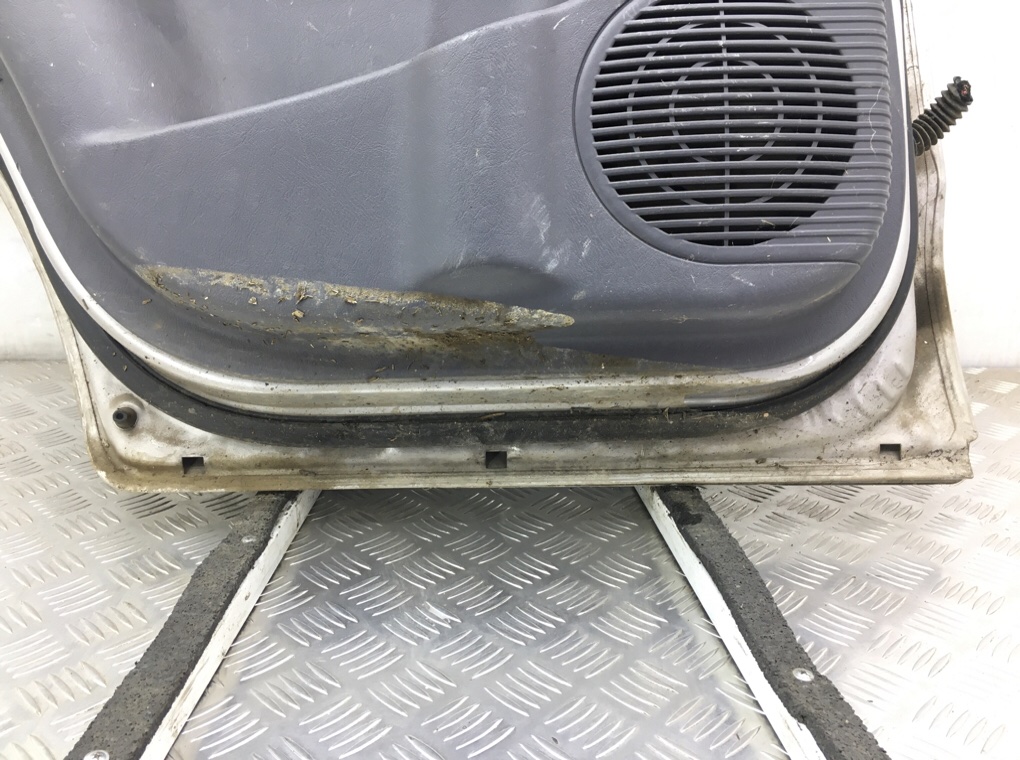 Дверь задняя левая бу для Hyundai Tucson 1 2.0 CRDi,  2005 г.