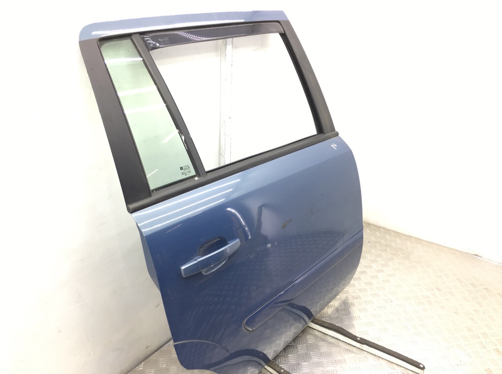 Дверь задняя правая бу для Opel Zafira B 1.6 i, 2008 г. Дверь задняя правая бу для Opel Zafira B 1.6 i, 2008 г.