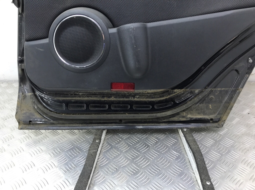 Дверь задняя правая бу для Mercedes B W245 1.5 i,  2010 г.