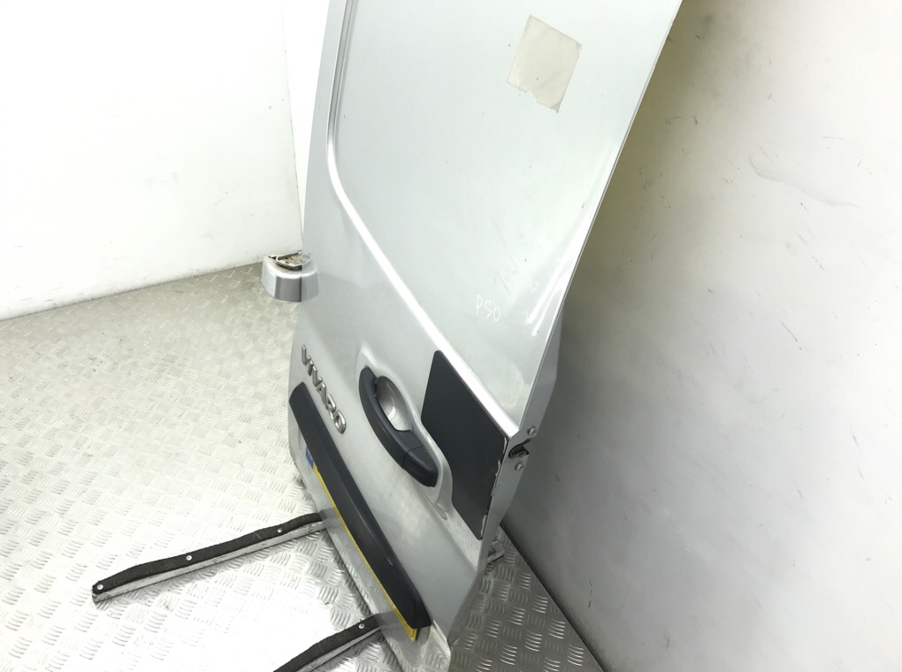 Дверь задняя распашная левая бу для Renault Trafic 3 1.6 CDTI,  2015 г.