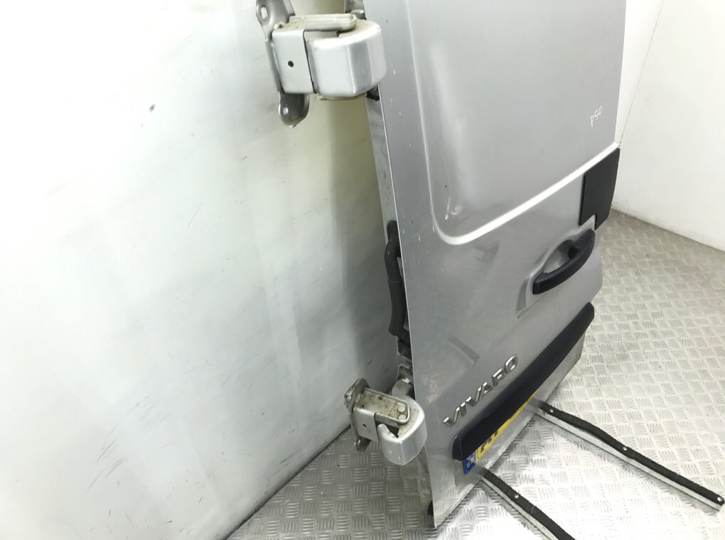 Дверь задняя распашная левая бу для Renault Trafic 3 1.6 CDTI,  2015 г.