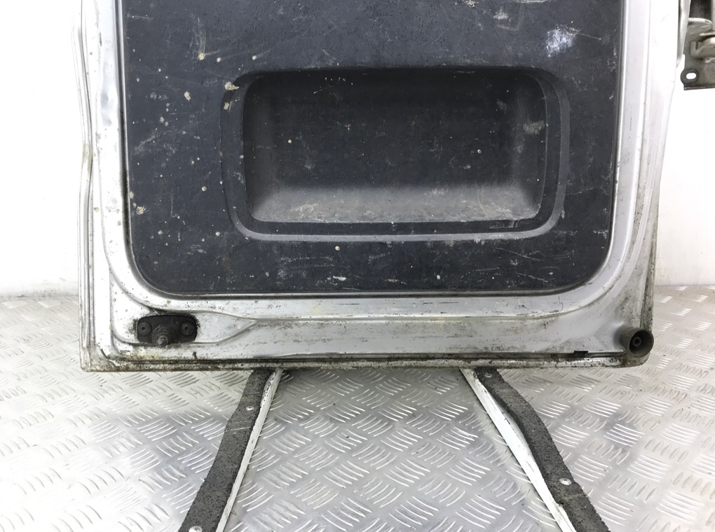 Дверь задняя распашная левая бу для Renault Trafic 3 1.6 CDTI,  2015 г.