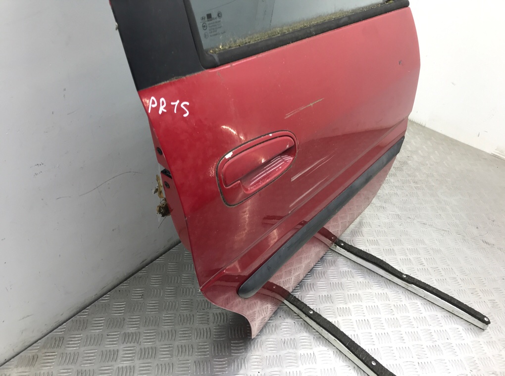 Дверь задняя правая бу для Hyundai Matrix 1 1.8 i,  2002 г.