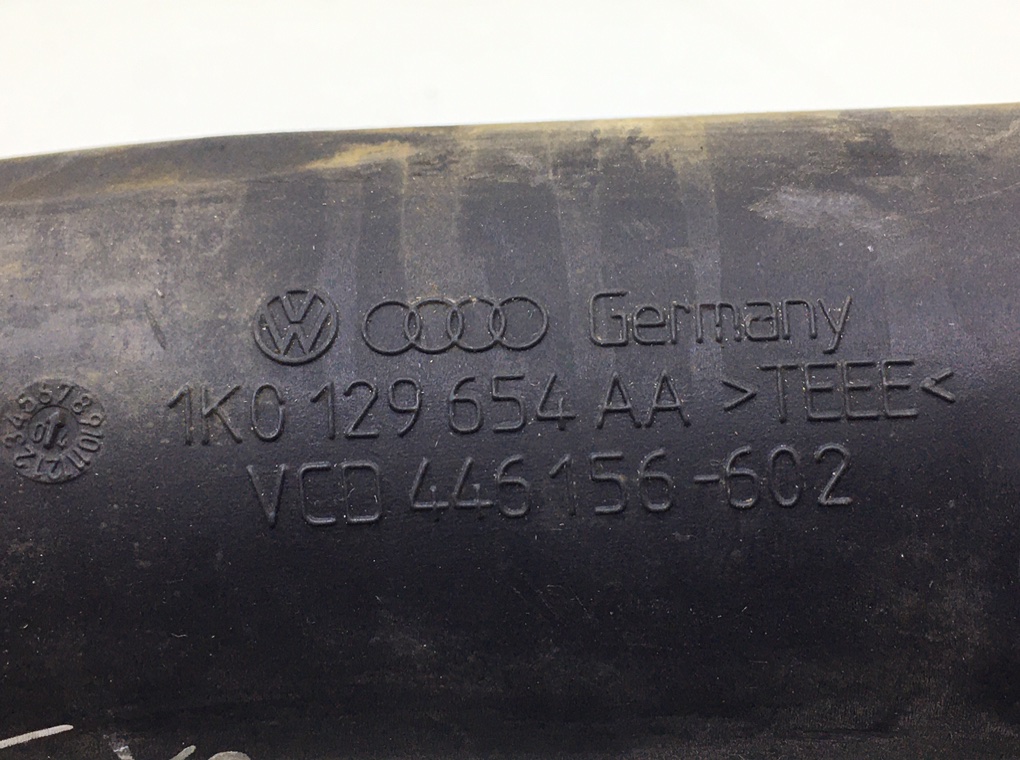 Патрубок интеркулера бу для Volkswagen Golf 5 1.9 TDi,  2004 г.