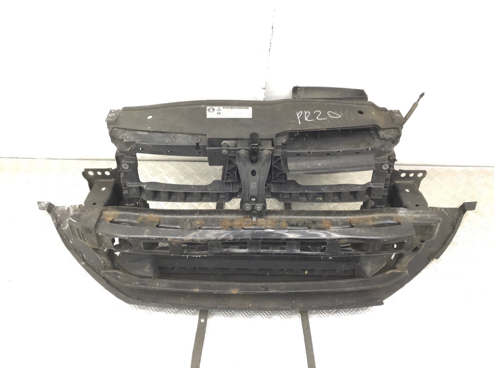 Панель передняя (телевизор) бу для Volkswagen Golf 6 1.6 TDi,  2011 г.