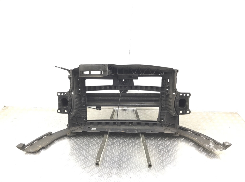 Панель передняя (телевизор) бу для Volkswagen Golf 6 1.6 TDi,  2011 г.