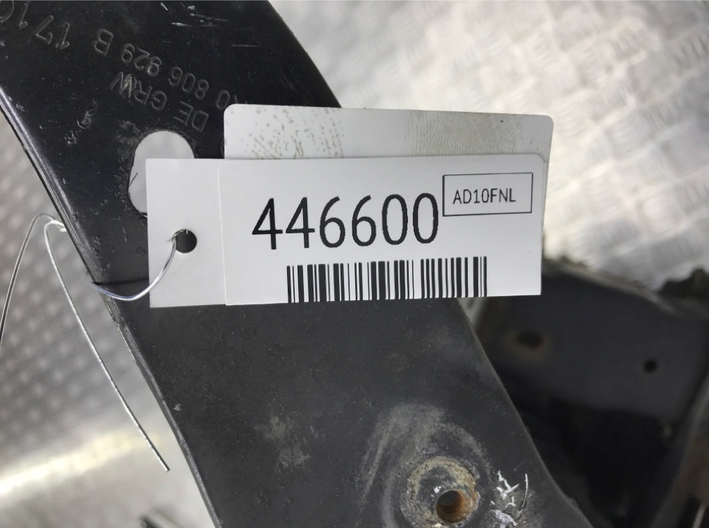 Панель передняя (телевизор) бу для Volkswagen Golf 6 2.0 TDi,  2010 г.