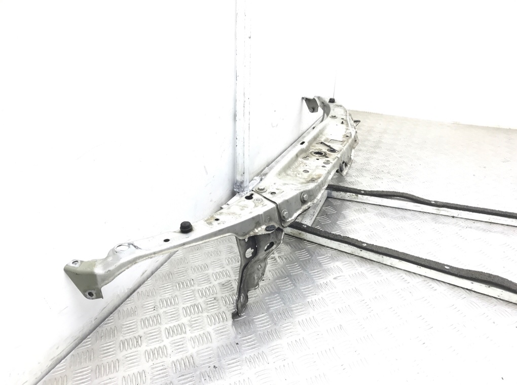 Панель передняя (телевизор) бу для Opel Astra H 1.8 i,  2006 г.