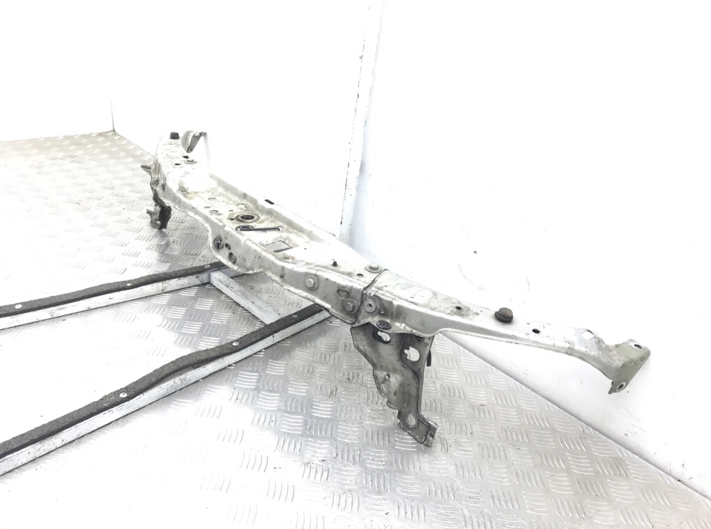 Панель передняя (телевизор) бу для Opel Astra H 1.8 i,  2006 г.