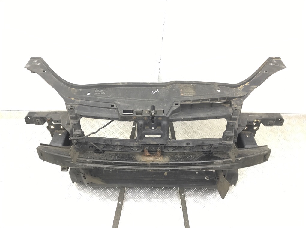 Панель передняя (телевизор) бу для Volkswagen Jetta 5 2.0 TDi,  2009 г.