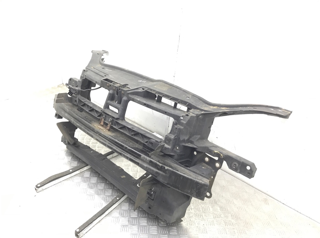 Панель передняя (телевизор) бу для Volkswagen Jetta 5 2.0 TDi,  2009 г.