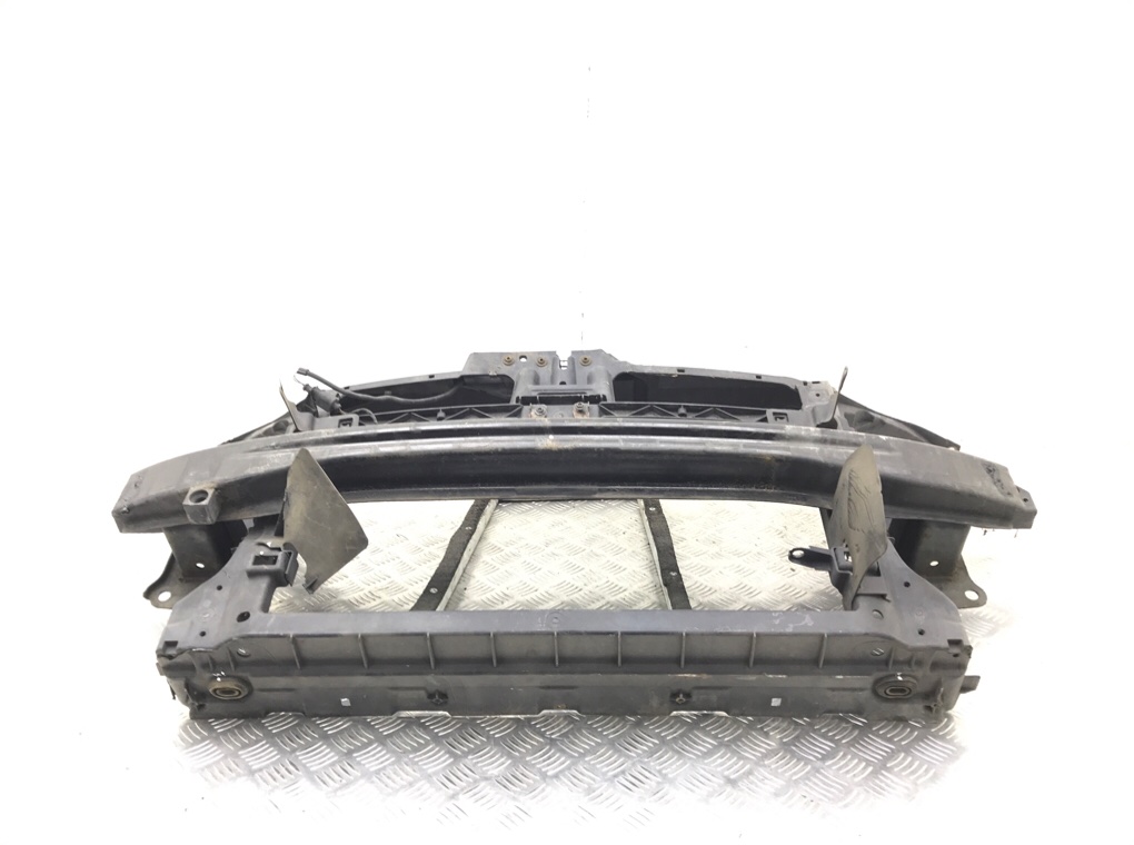 Панель передняя (телевизор) бу для Volkswagen Jetta 5 2.0 TDi,  2009 г.