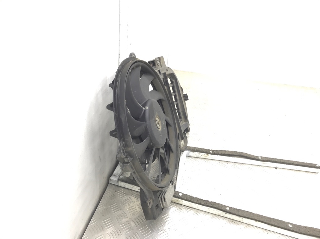 Вентилятор радиатора бу для Audi A6 C6 2.0 TDi,  2006 г.