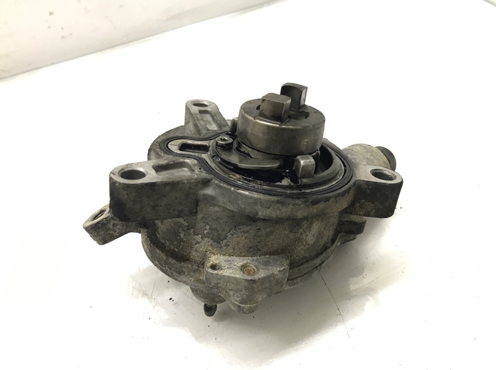 Насос вакуумный бу для Volvo XC90  2.4 D5,  2003 г.