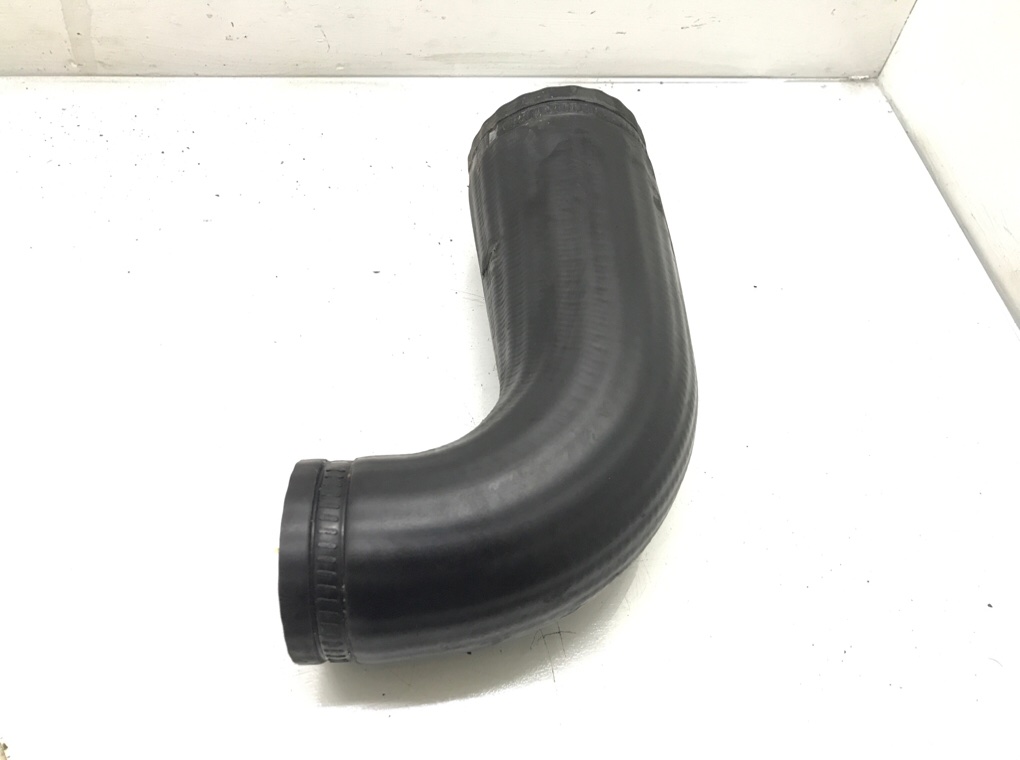 Патрубок интеркулера бу для Volvo XC90  2.4 D5,  2003 г.