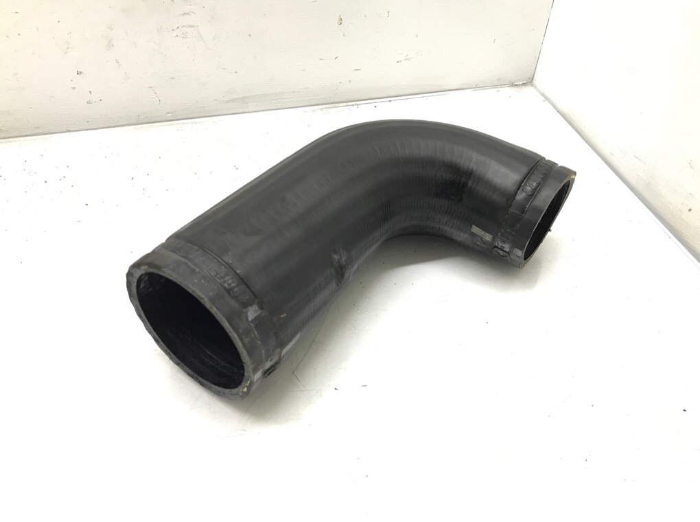 Патрубок интеркулера бу для Volvo XC90  2.4 D5,  2003 г.