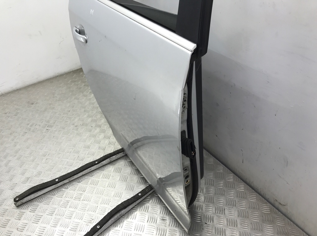 Дверь задняя правая бу для Volkswagen Jetta 5 2.0 TDi,  2009 г.