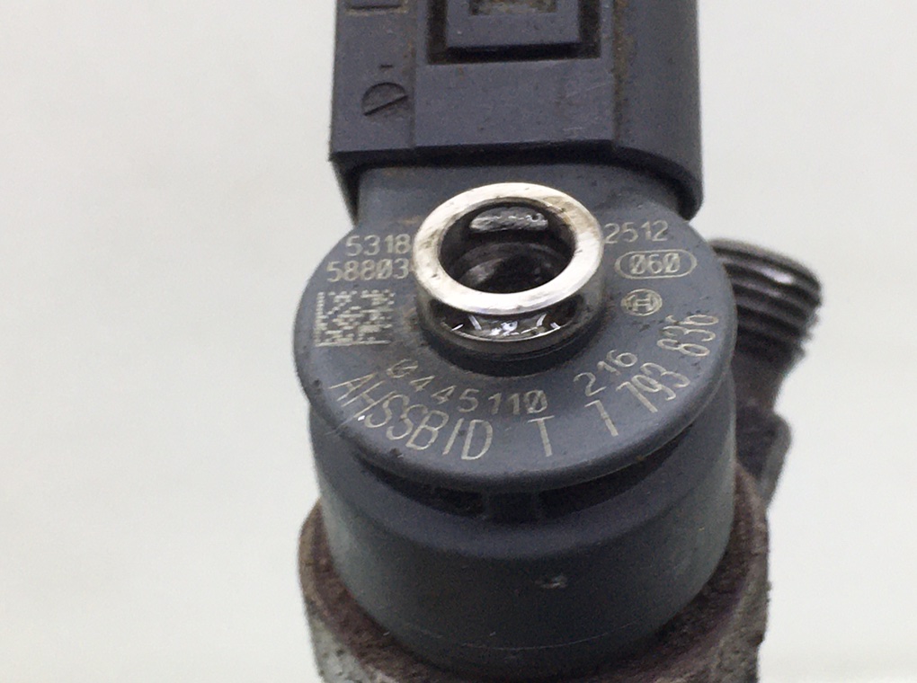 Форсунка бу для BMW 3 E90/E91/E92/E93 2.0 TD, 2005 г. Форсунка бу для BMW 3 E90/E91/E92/E93 2.0 TD, 2005 г.