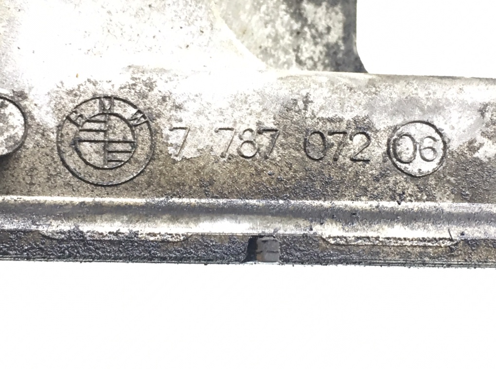 Корпус масляного фильтра бу для BMW 3 E90/E91/E92/E93 2.0 TD,  2005 г.