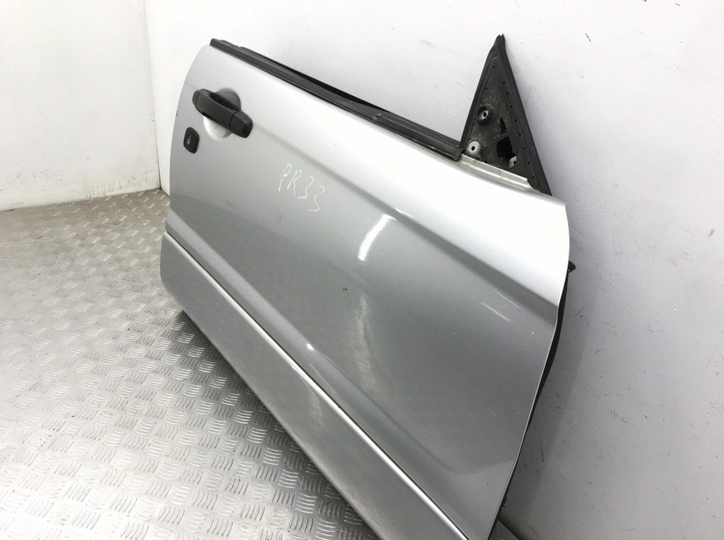 Дверь передняя правая бу для Subaru Forester 2 2.0 i, 2007 г. Дверь передняя правая бу для Subaru Forester 2 2.0 i, 2007 г.