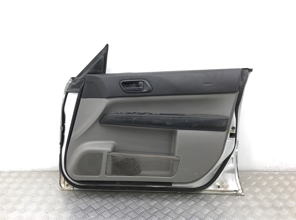 Дверь передняя правая бу для Subaru Forester 2 2.0 i, 2007 г. Дверь передняя правая бу для Subaru Forester 2 2.0 i, 2007 г.