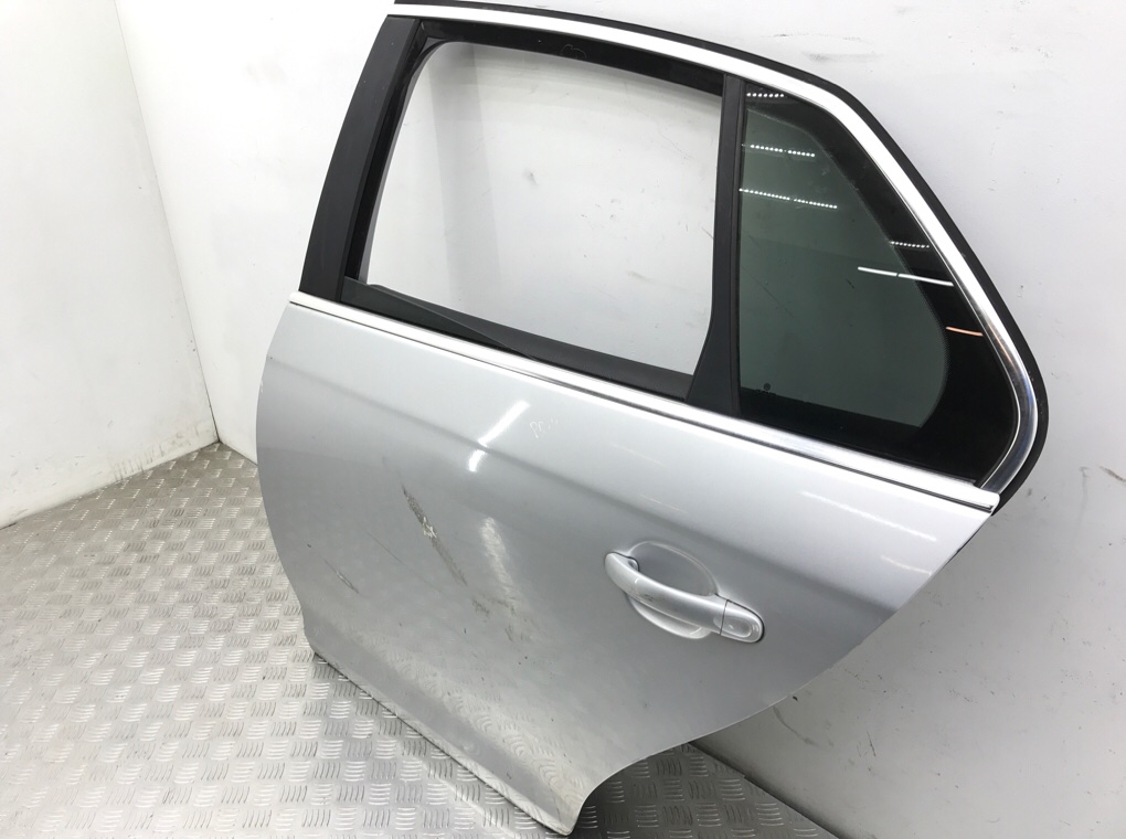 Дверь задняя левая бу для Volkswagen Jetta 5 2.0 TDi, 2009 г. Дверь задняя левая бу для Volkswagen Jetta 5 2.0 TDi, 2009 г.