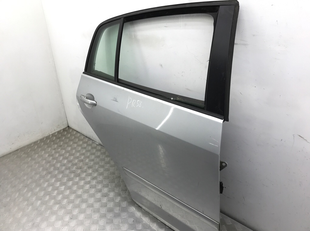 Дверь задняя правая бу для Volkswagen Golf Plus 1.9 TDi, 2006 г. Дверь задняя правая бу для Volkswagen Golf Plus 1.9 TDi, 2006 г.