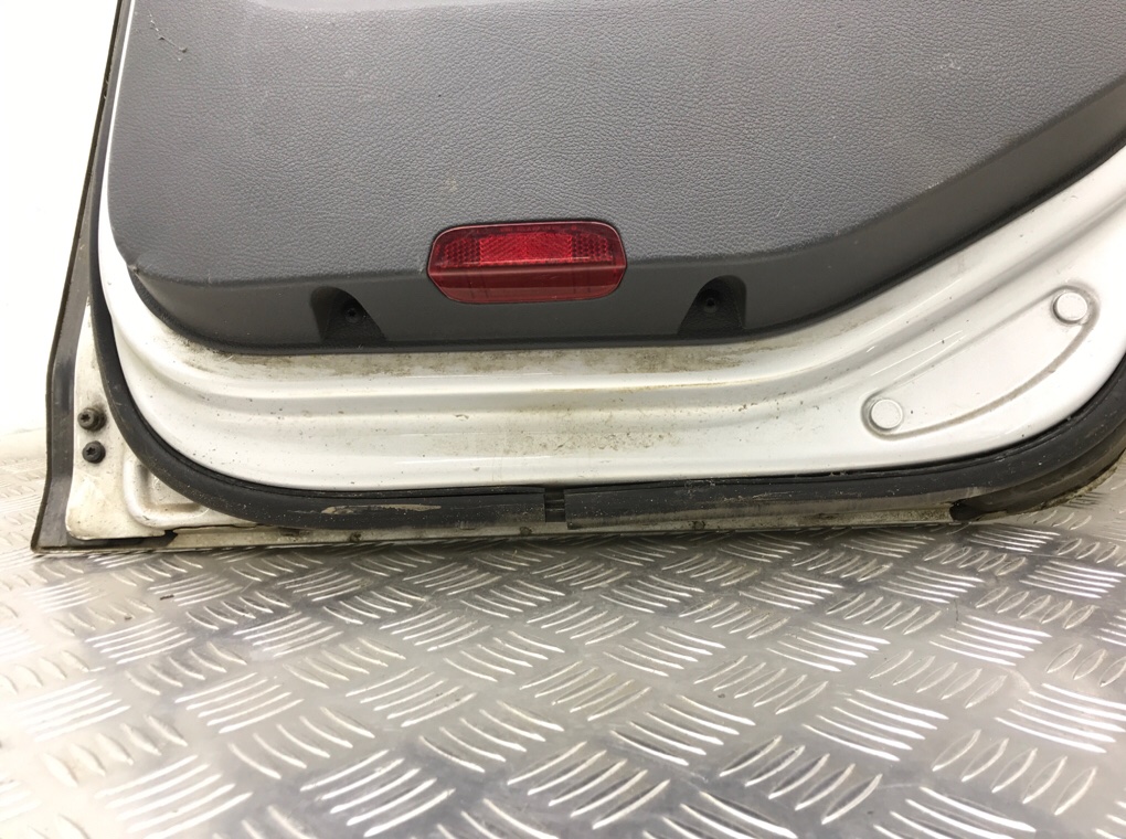 Дверь задняя правая бу для Volkswagen Golf Plus 1.9 TDi, 2006 г. Дверь задняя правая бу для Volkswagen Golf Plus 1.9 TDi, 2006 г.