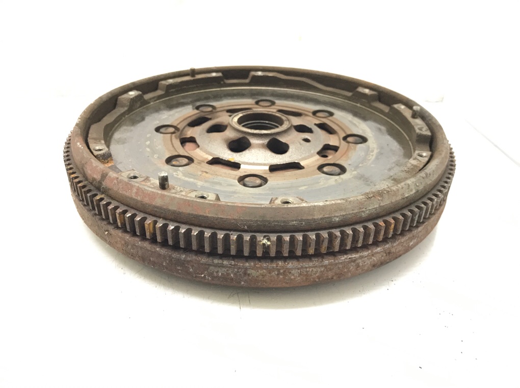 Маховик бу для Audi TT 1 1.8 Ti, 2003 г. Маховик бу для Audi TT 1 1.8 Ti, 2003 г.