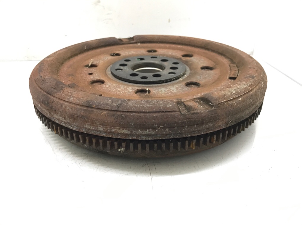 Маховик бу для Audi TT 1 1.8 Ti, 2003 г. Маховик бу для Audi TT 1 1.8 Ti, 2003 г.