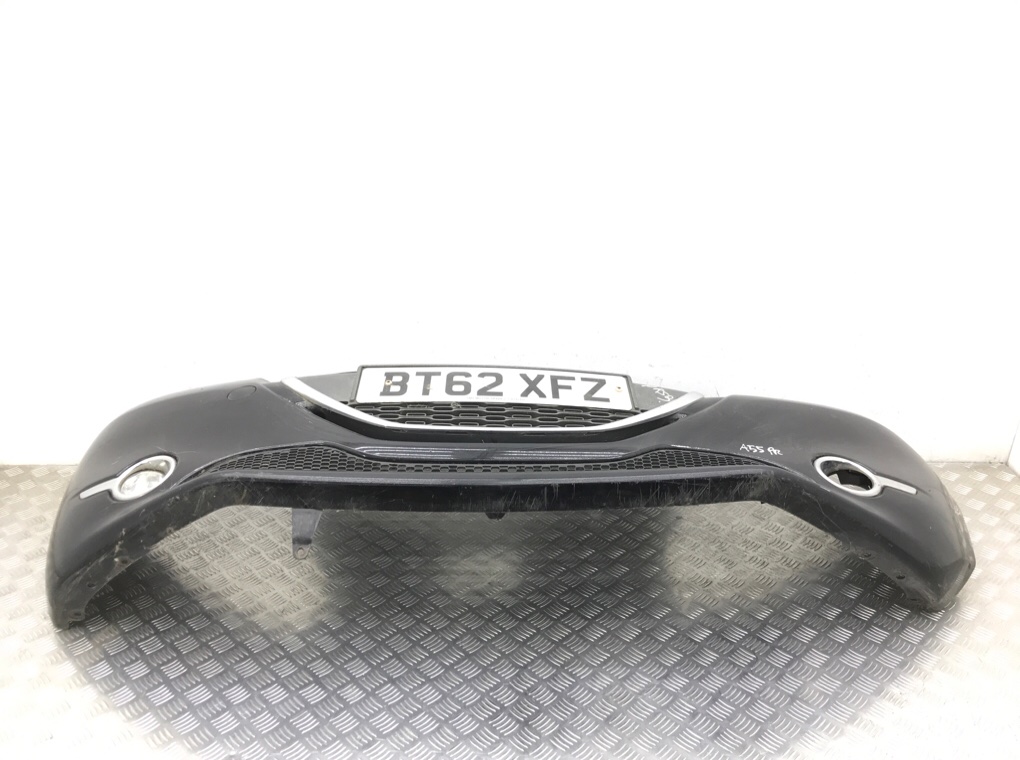 Бампер передний бу для Peugeot 208  1.4 HDi,  2012 г.