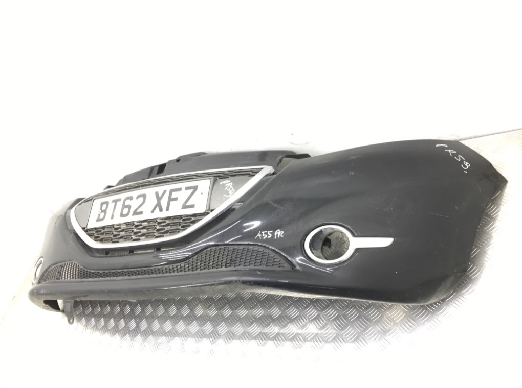 Бампер передний бу для Peugeot 208  1.4 HDi,  2012 г.