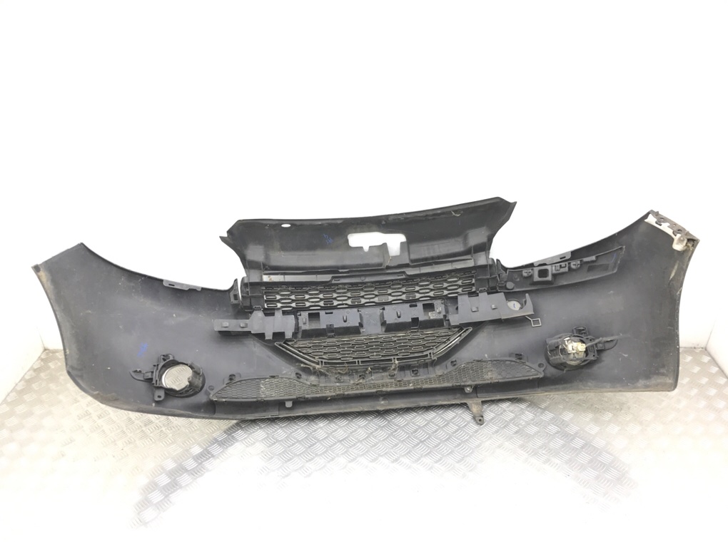 Бампер передний бу для Peugeot 208  1.4 HDi,  2012 г.