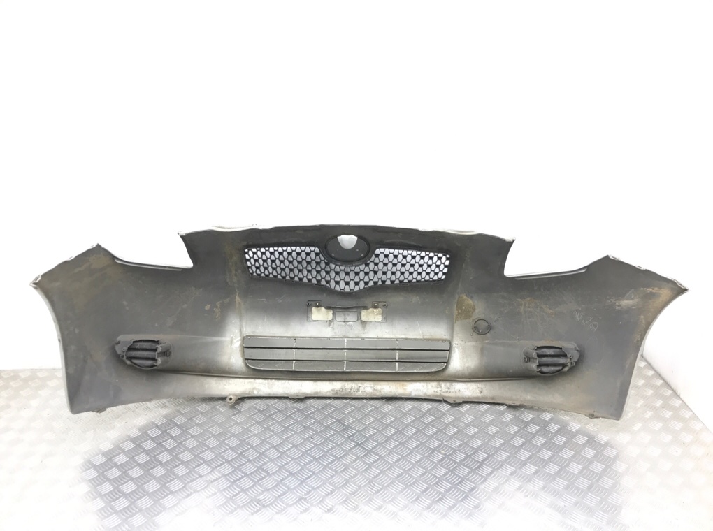 Бампер передний бу для Toyota Yaris XP9 1.0 i, 2006 г. Бампер передний бу для Toyota Yaris XP9 1.0 i, 2006 г.