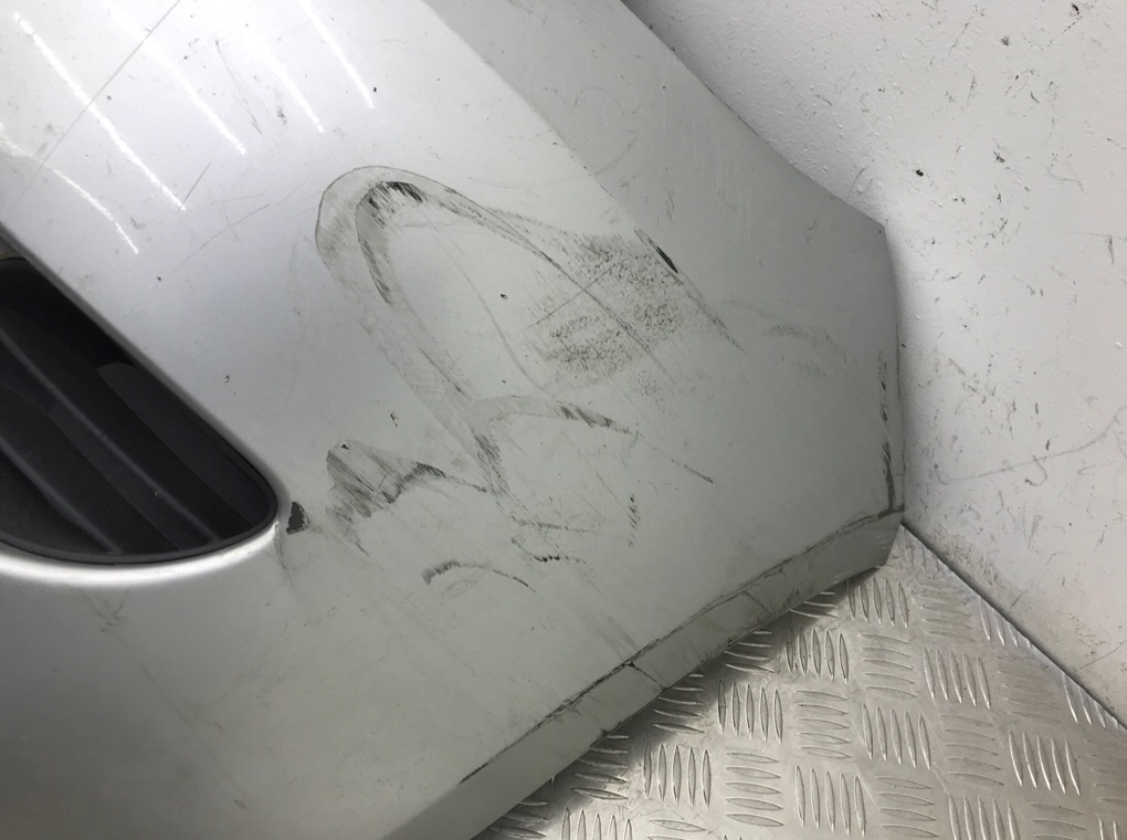 Бампер передний бу для Toyota Yaris XP9 1.0 i, 2006 г. Бампер передний бу для Toyota Yaris XP9 1.0 i, 2006 г.