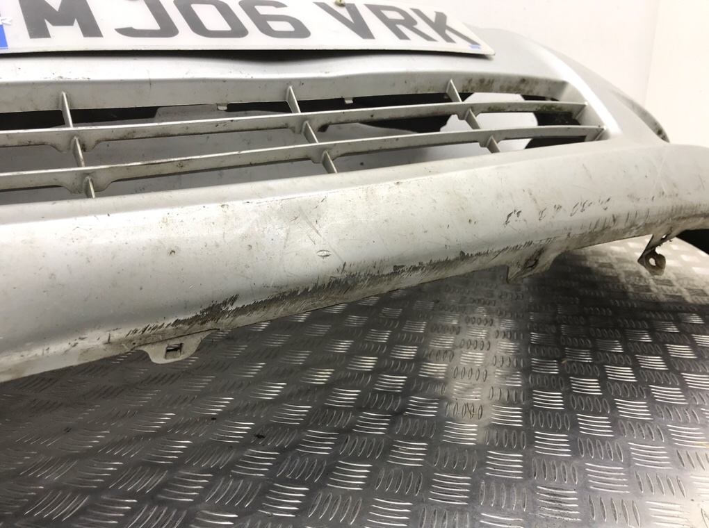 Бампер передний бу для Toyota Yaris XP9 1.0 i, 2006 г. Бампер передний бу для Toyota Yaris XP9 1.0 i, 2006 г.