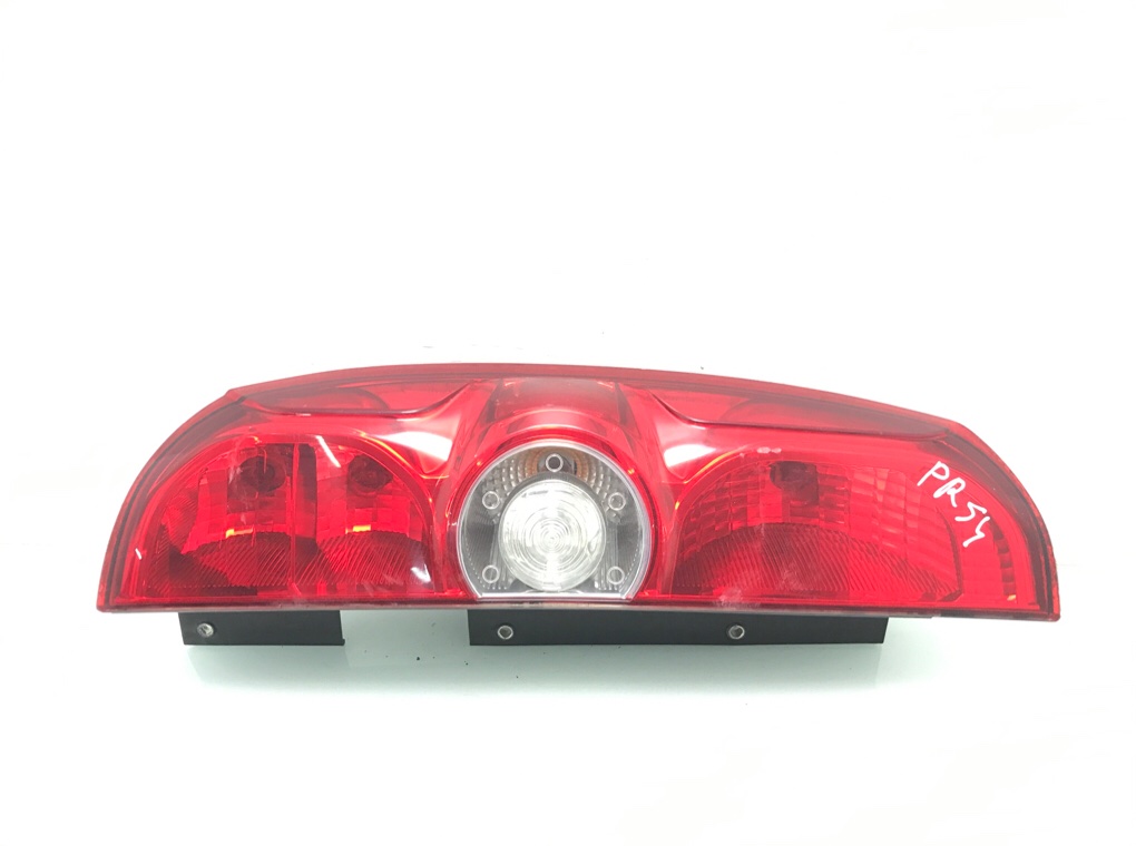 Фонарь задний левый бу для Fiat Doblo 2 1.3 JTD, 2015 г.