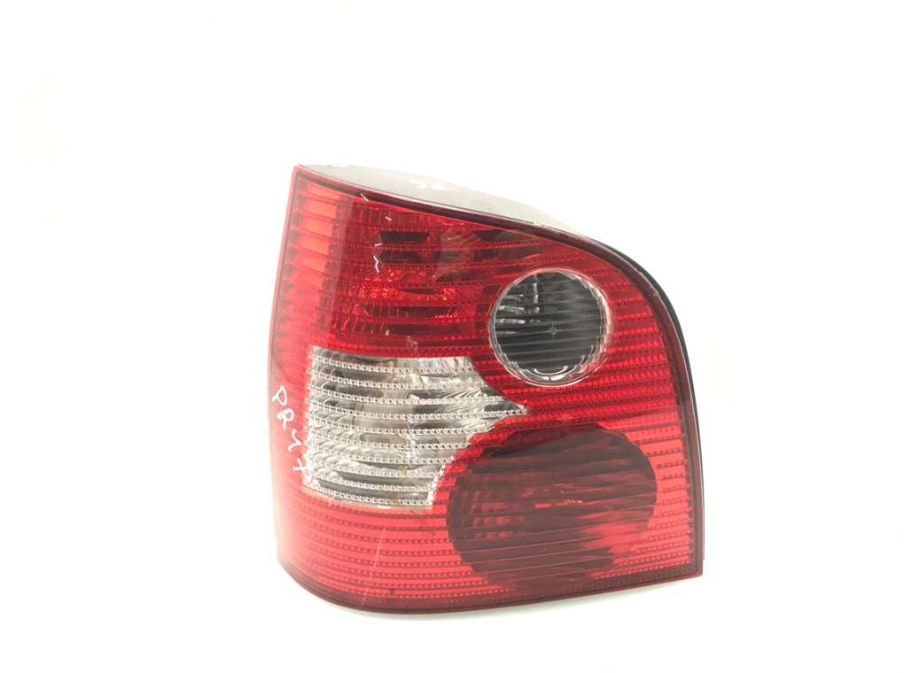 Фонарь задний левый бу для Volkswagen Polo 4 1.4 i, 2003 г.
