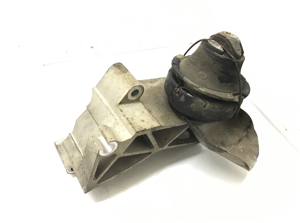 Кронштейн КПП бу для Volvo S60  2.0 Ti,  2004 г.