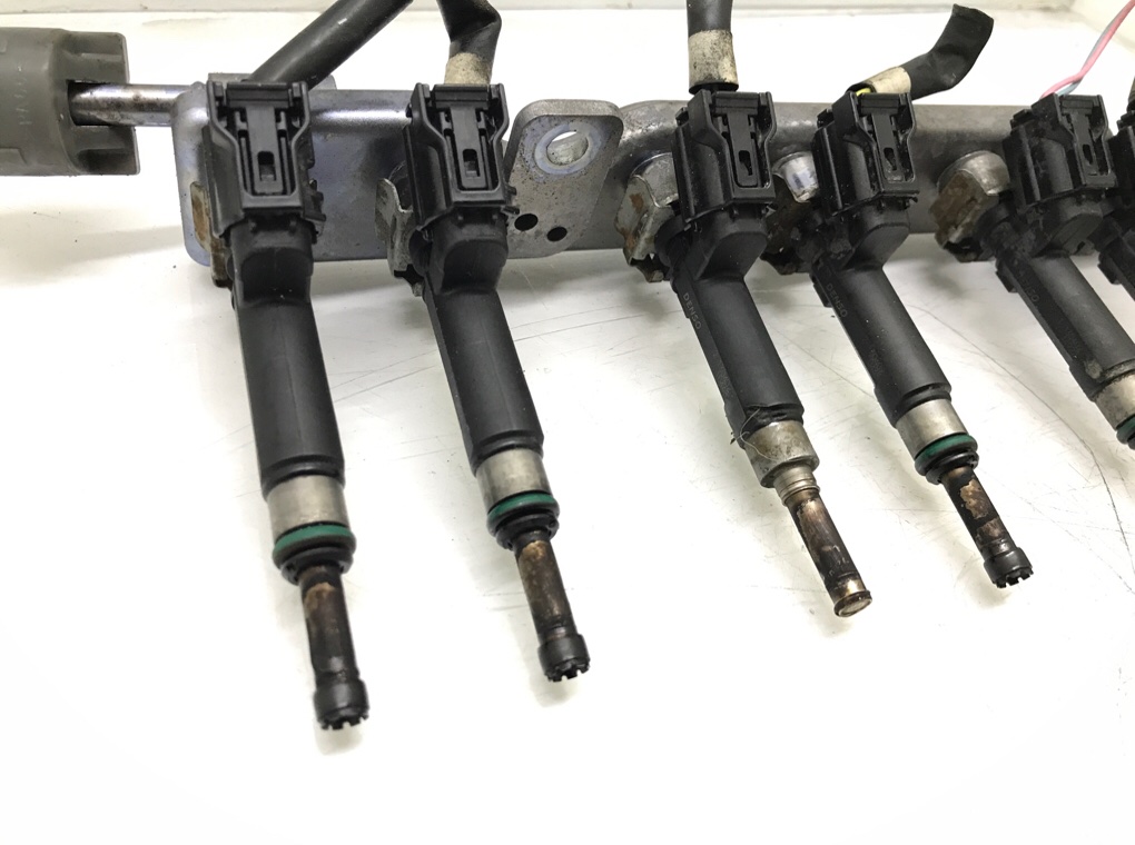 Топливная рампа бу для Nissan Qashqai 1 1.6 i, 2013 г. Топливная рампа бу для Nissan Qashqai 1 1.6 i, 2013 г.