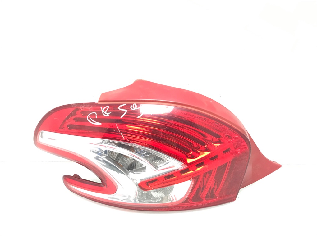 Фонарь задний левый бу для Peugeot 208 1.4 HDi, 2012 г.