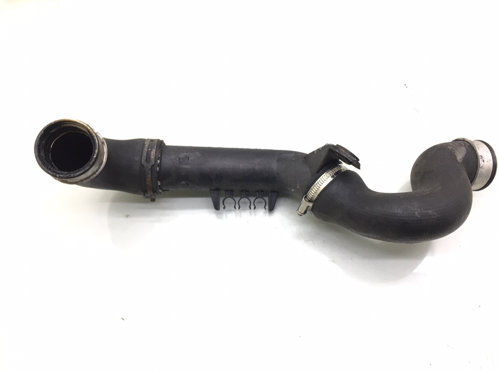 Патрубок интеркулера бу для Volkswagen Caddy  1.9 TDi,  2008 г.