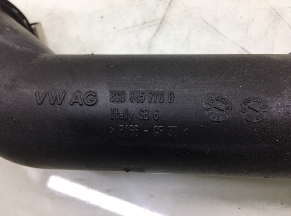 Патрубок интеркулера бу для Volkswagen Caddy  1.9 TDi,  2008 г.