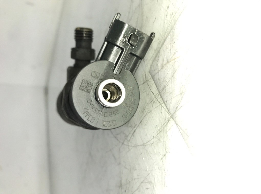 Форсунка бу для Peugeot 206 1.4 HDi, 2006 г. Форсунка бу для Peugeot 206 1.4 HDi, 2006 г.