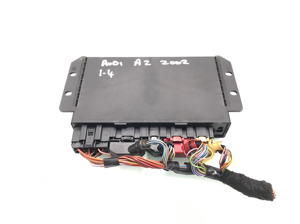 Блок комфорта бу для Audi A2 1.4 TDi, 2001 г. Блок комфорта бу для Audi A2 1.4 TDi, 2001 г.